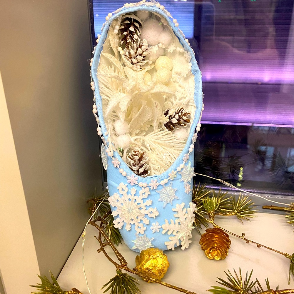Handcrafted Holiday Pointe Shoe